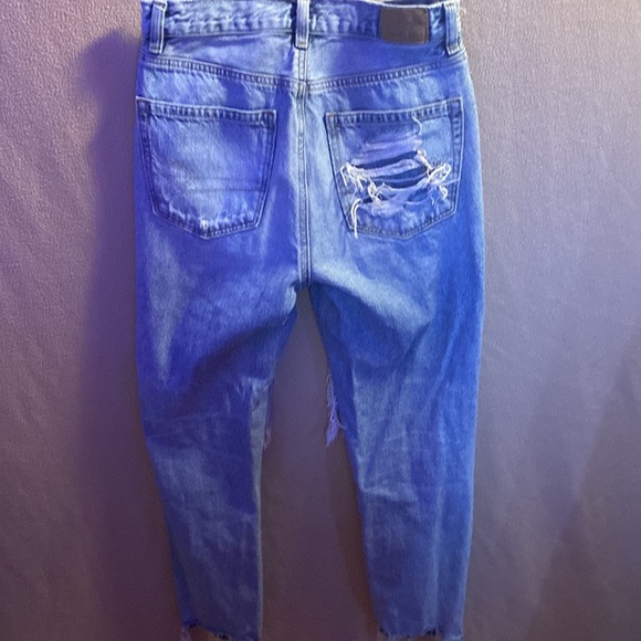 Light blue American Eagle jeans, size 2 mom jeans. - Picture 2 of 3